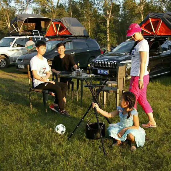 Black Color 4*4 Outdoor Car Roof Tent , Live Up Pop Up Tent On Top Of Car