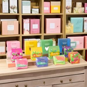 China Recyclable Luxury Paper Gift Box For Soap Special Paper 4C Print on sale