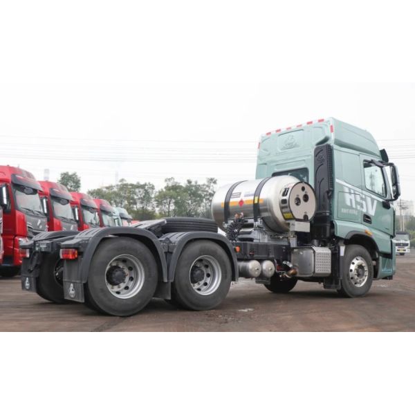 Dongfeng H5V 6X4 New Energy Tractor Trailer Head Semi Trailer Truck Trailer