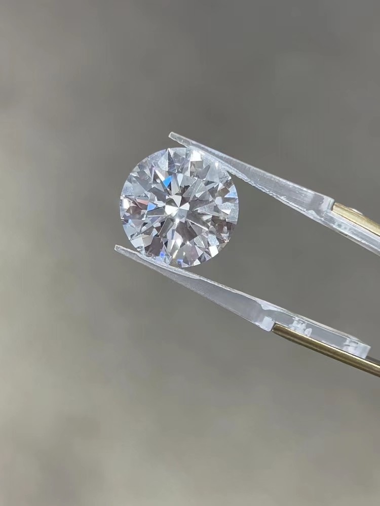Round Shape CVD D Color VS1 Clarity IGI Certified 2ct Laboratory Created White Diamonds