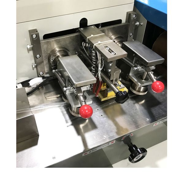 YANUO 260 bags/min Face Mask Packing Machine , Multi Function Mask Sealing Machine