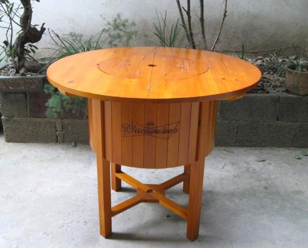 Quality table with icebox for sale