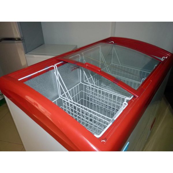 Deep Chest Freezers Red Solid Door Lockable Key For Meat / Seafood