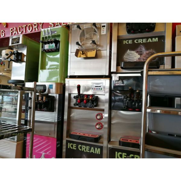 Commercial Ice Cream Machine Soft Serve Freezer R22 Refrigerator Capacity 18-23L/h