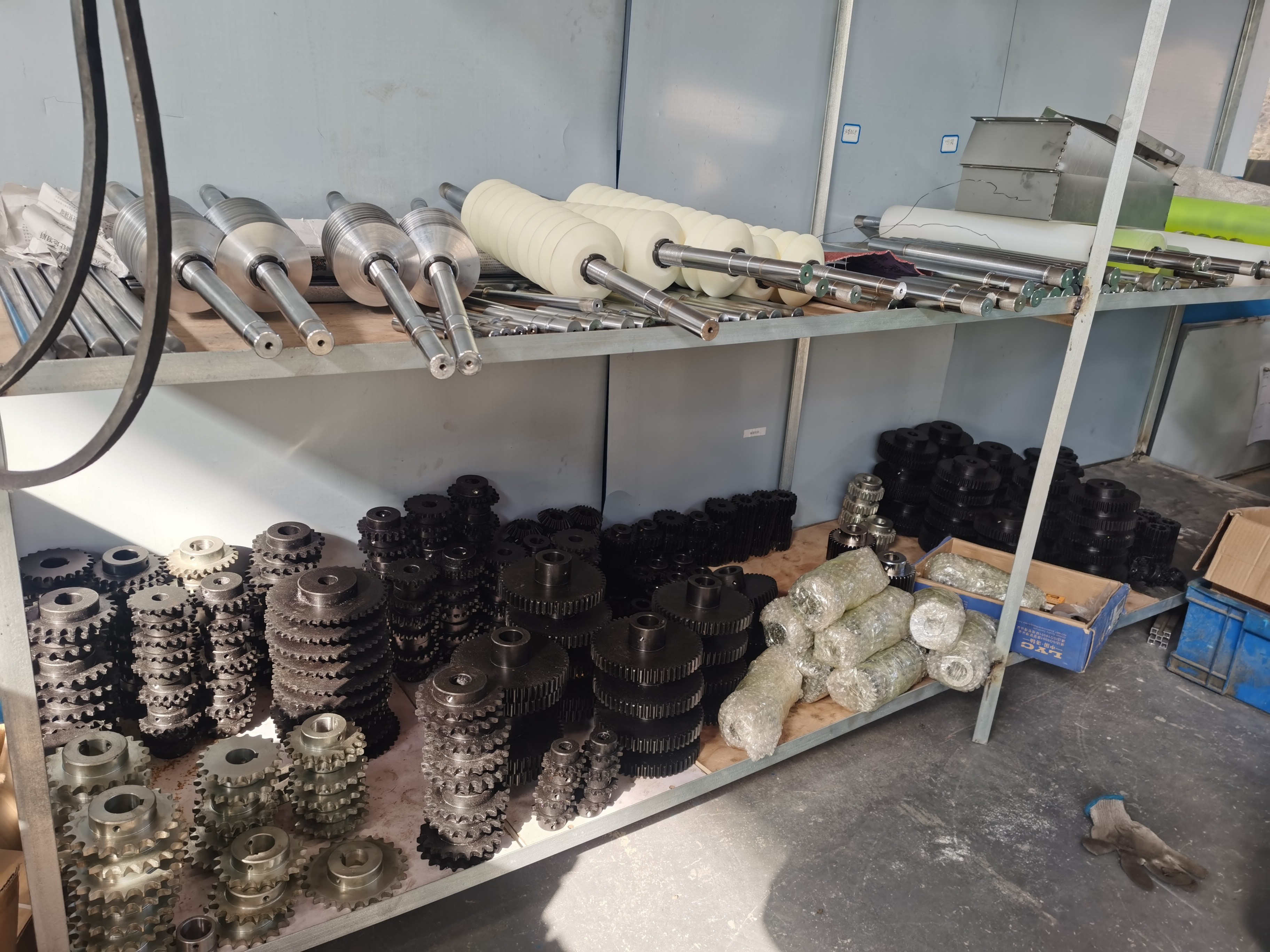 140pcs/Min Medical CPE Plastic Shoe Cover Making Machine
