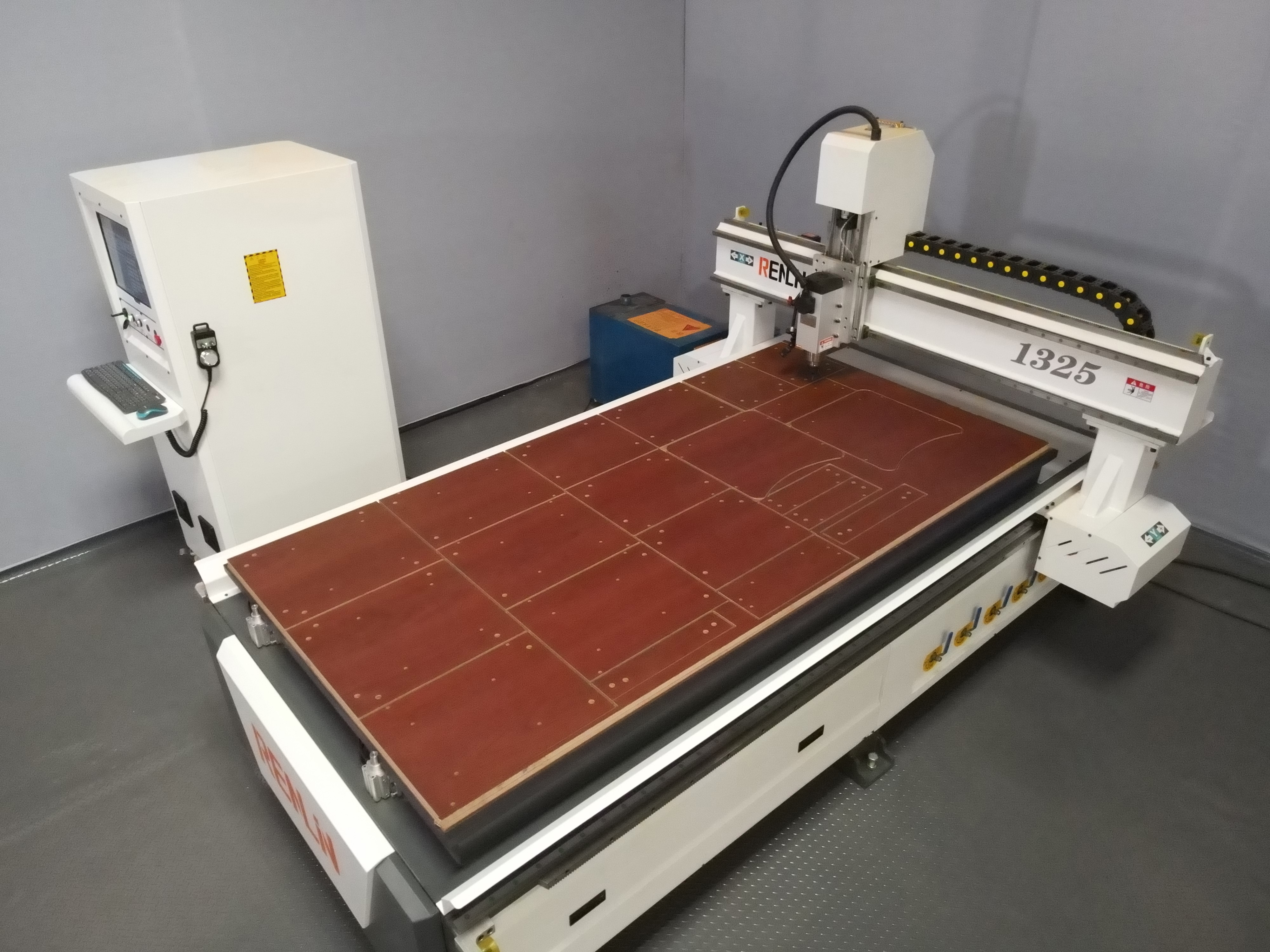 Automatic Oiling CNC Wood Carving Machine 6kw 40m/Min