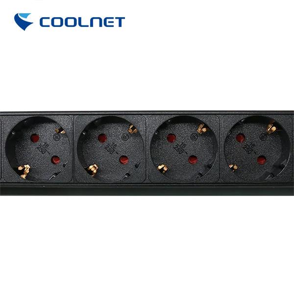 Quality 19 Inch PDU Rack Mount Power Distribution Unit With Master Switch for sale