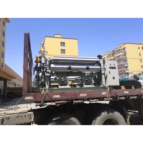 Stainless Steel Shuttleless Weaving Machine Wire Mesh Making Machine For Oil Filter