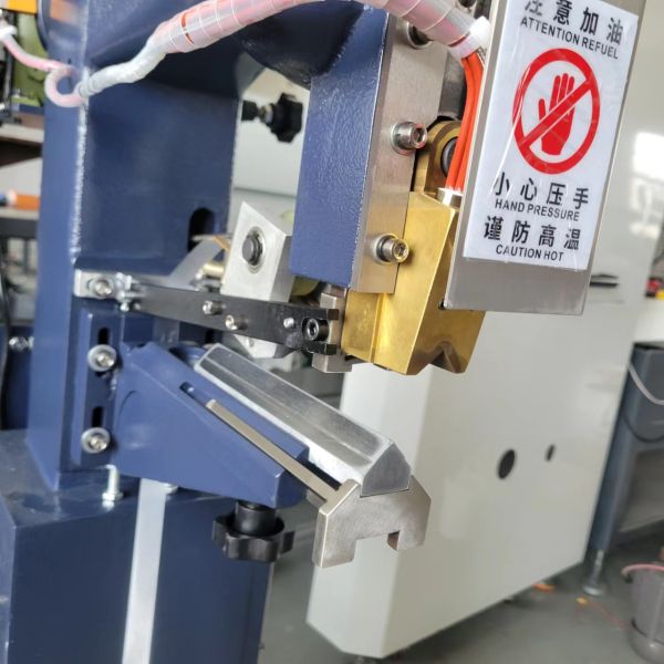 220V Manual Grooving Machine with 98*110*90cm Dimensions and 1 Year Warranty for Rigid Box Corner Pasting