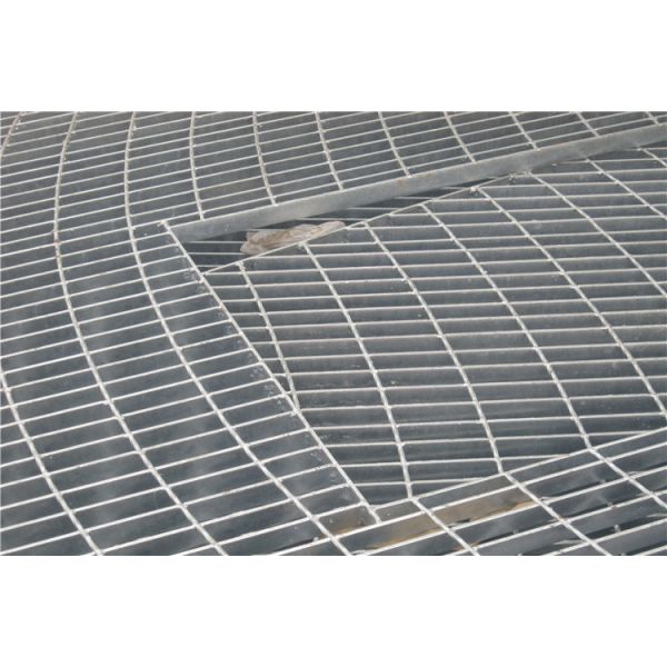 Industrial Welded Plain Type Serrated Bar Hot DIP Galvanizing Steel Structure Grating For Stair Tread