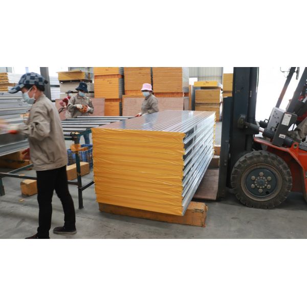 ISO 100mm Wall PU Insulation Panel For Cold Room