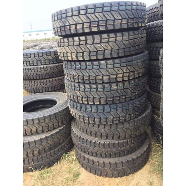 Medium Duty Truck Bus Tyres Steel Belted Radial Tires 825R20