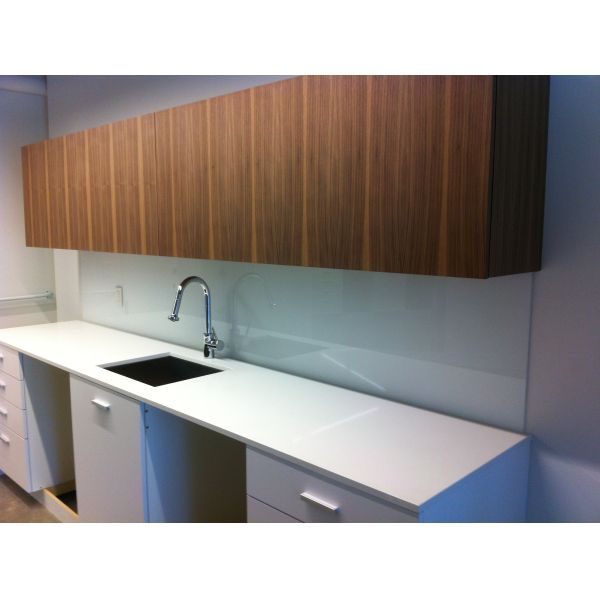 China 6mm Bathroom Walls Coloured Glass Backsplash Stronger Resistance wholesale