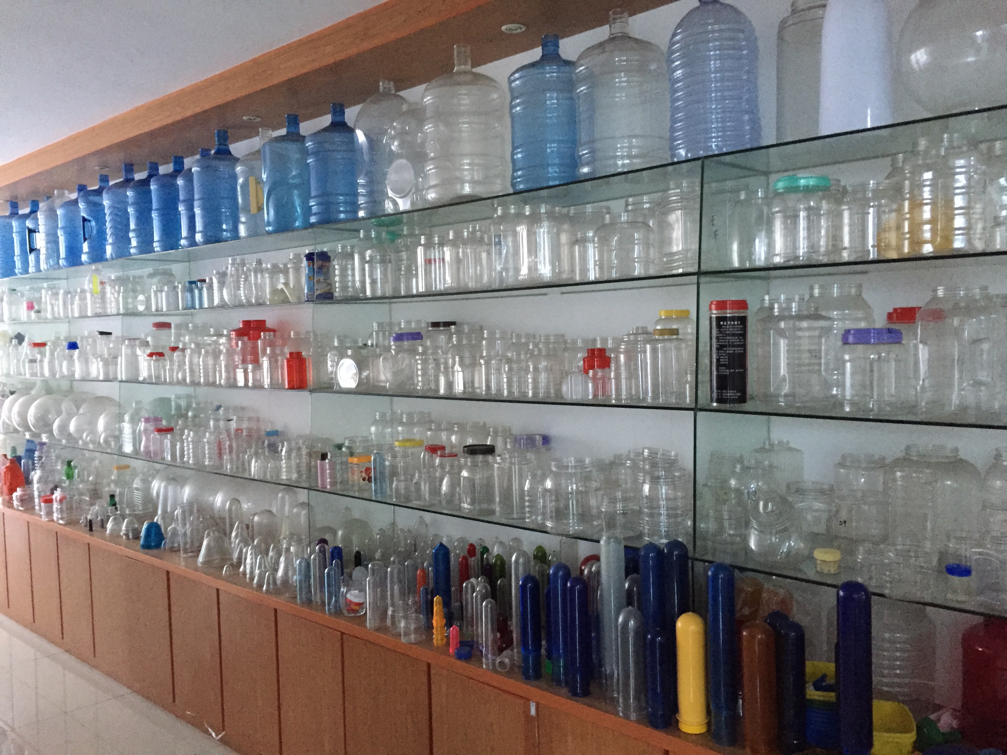 2000 ml Bottle Volume LGB-6L Plastic Bottle Water Making Machines for Easy Production