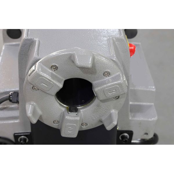 Pipe And Bolt Threading Machine Threads 1/4 - 2 Inch Pipe At 38RPM