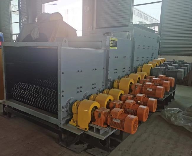 3 To 7.5KW Large Throughput Roller Screener For Mining