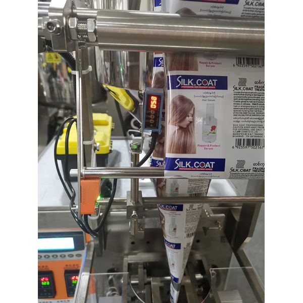 40-90mm Width Sachet Packaging Equipment , SGS Tomato Paste Sachet Packing Machine