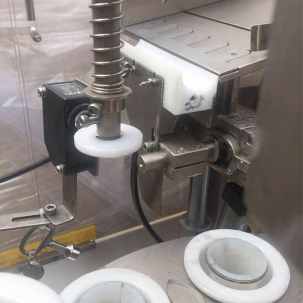 Chemical 350ml Gravity Bottle Filling Machine 50mm Ultrasonic Tube Sealing Machine