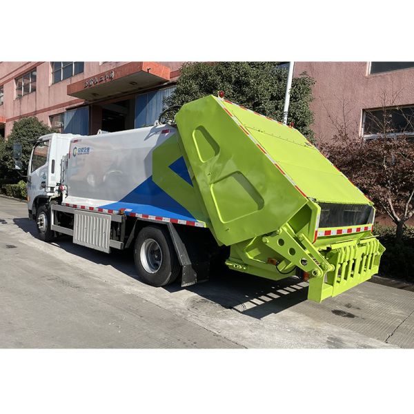 89km/h Sanitation Vehicle with Hydraulic Compactor Garbage Truck