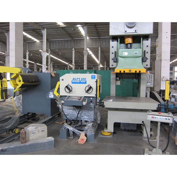 Heavy Material Rack Steel Coil Uncoiler Receiving Equipment Fully Automatic Control System