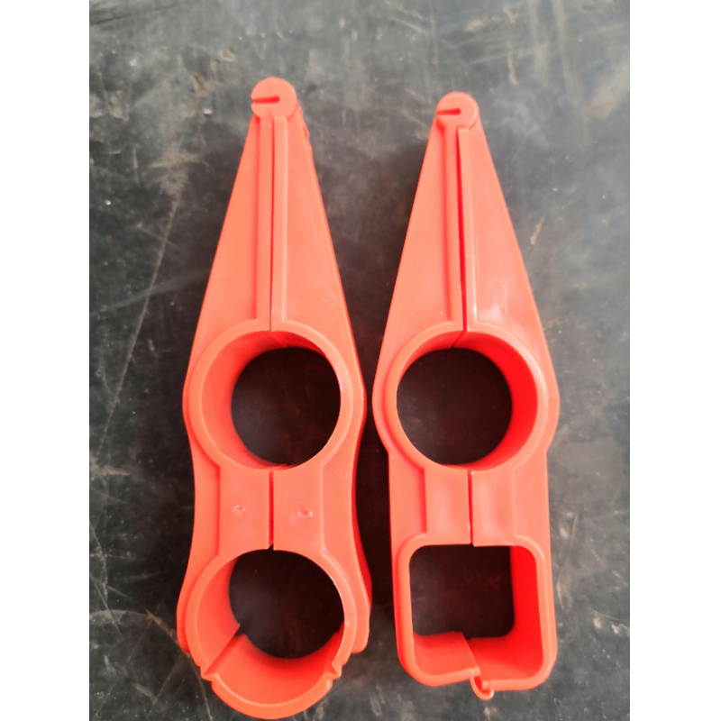 220V 50Hz Poultry Float Nipple Drinker For Broiler Chicken Red