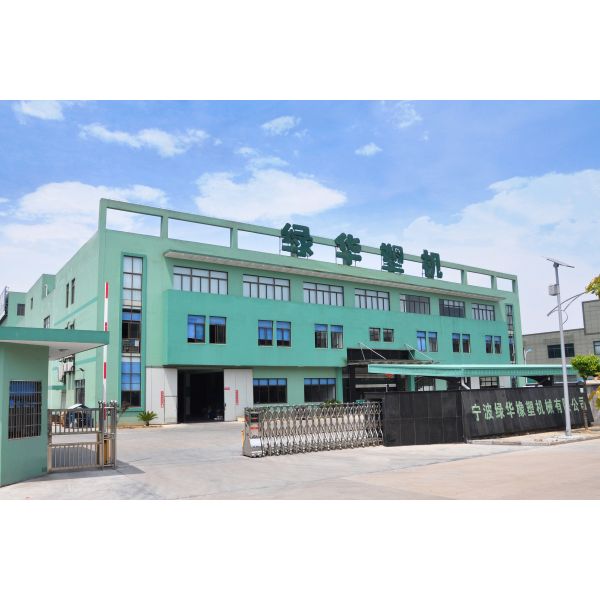 Single Stage Plastic Bottle Granulator Machine 70r/Min Rotate Speed With 30kw Motor