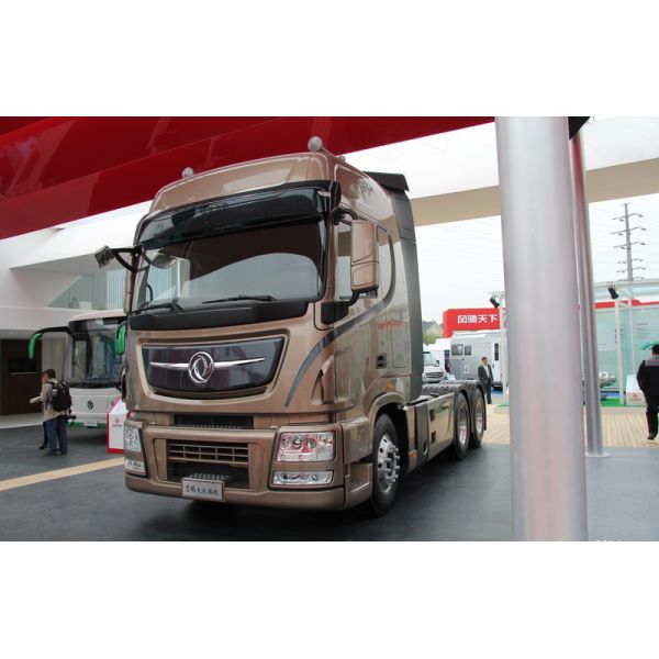 Dongfeng 6X4 480HP Tractor Head Truck With Cummins Engine Emission Euro 4 , EuroV