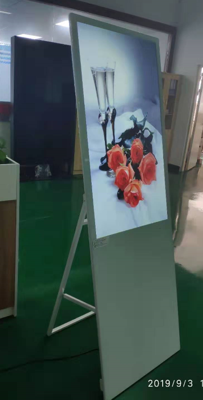 High Definition Portable Digital Signage Android / Windows Long Hour Advertising Playing