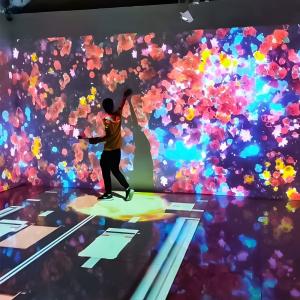 China Immersive 360 Projection Interactive Wall Projector 3 Channels wholesale