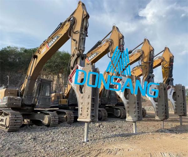 Quality Side Type 38 Ton 45 Ton Hydraulic Rock Breaker For Skid Steer 175mm Chisel for sale