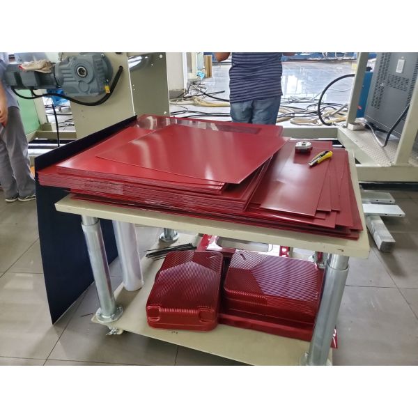 High Efficiency Suitcase Sheet Extrusion Machine 380V Customized Power Consumption