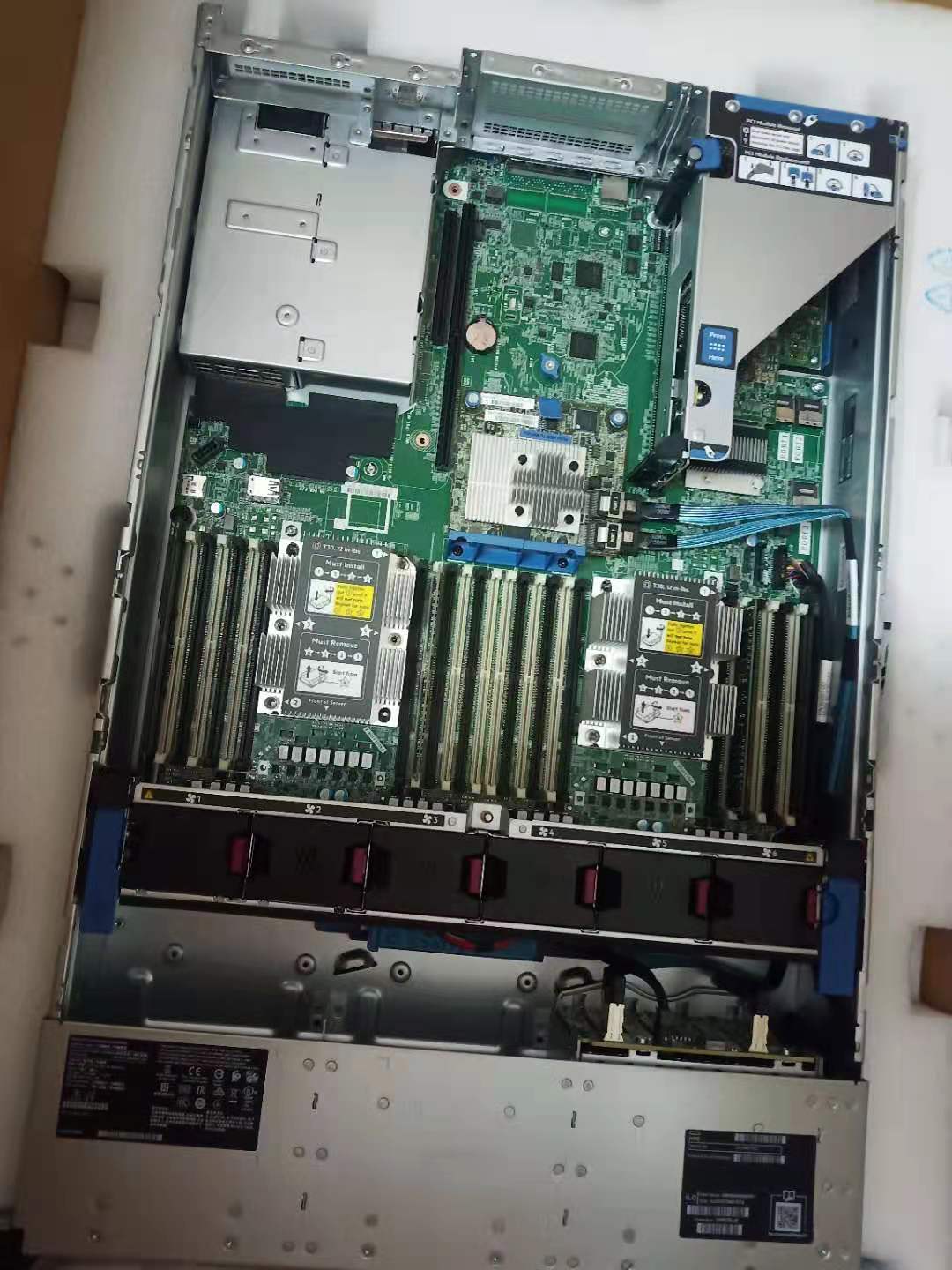 16G Memory HPE ProLiant DL380 Gen10 Server P408i-a NC 8SFF 800W PS Server 2 NVMe