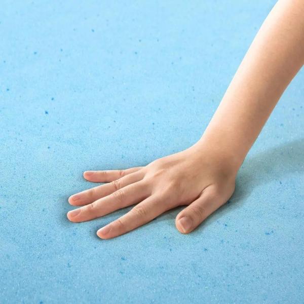 Extremely Soft Memory Foam Mattress Topper Airy Responsive Twin Size Curved Style