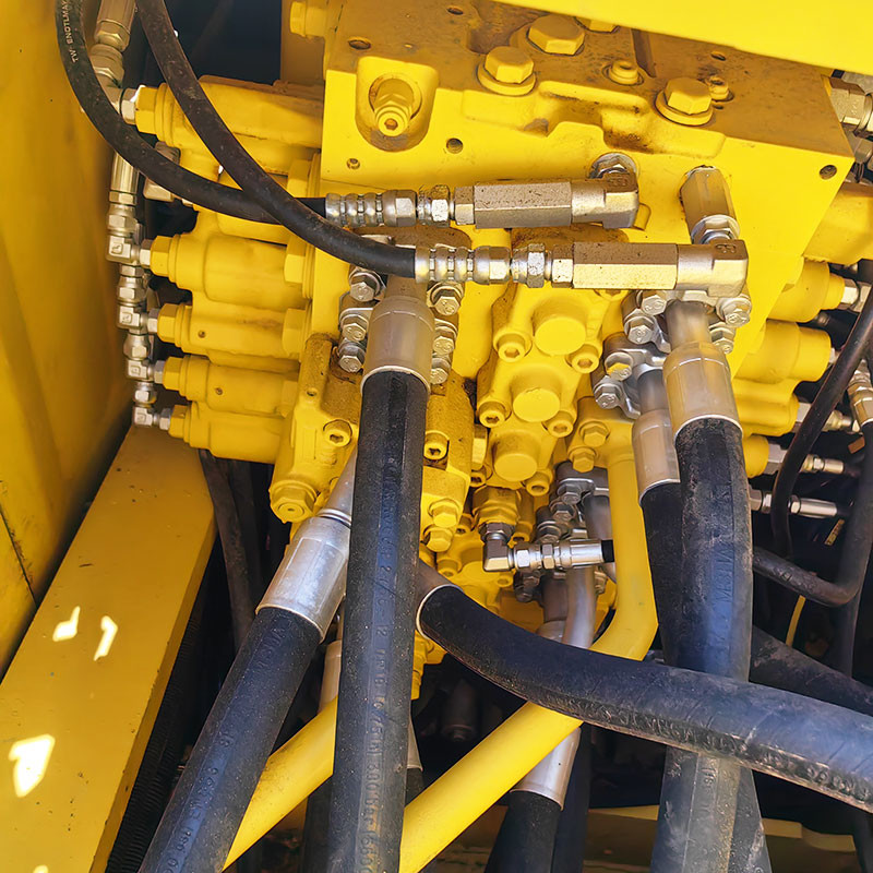 Used Komatsu PC300 crawler Excavator 1.4m³ Capacity Bucket 180kw Rated Power made in 2021