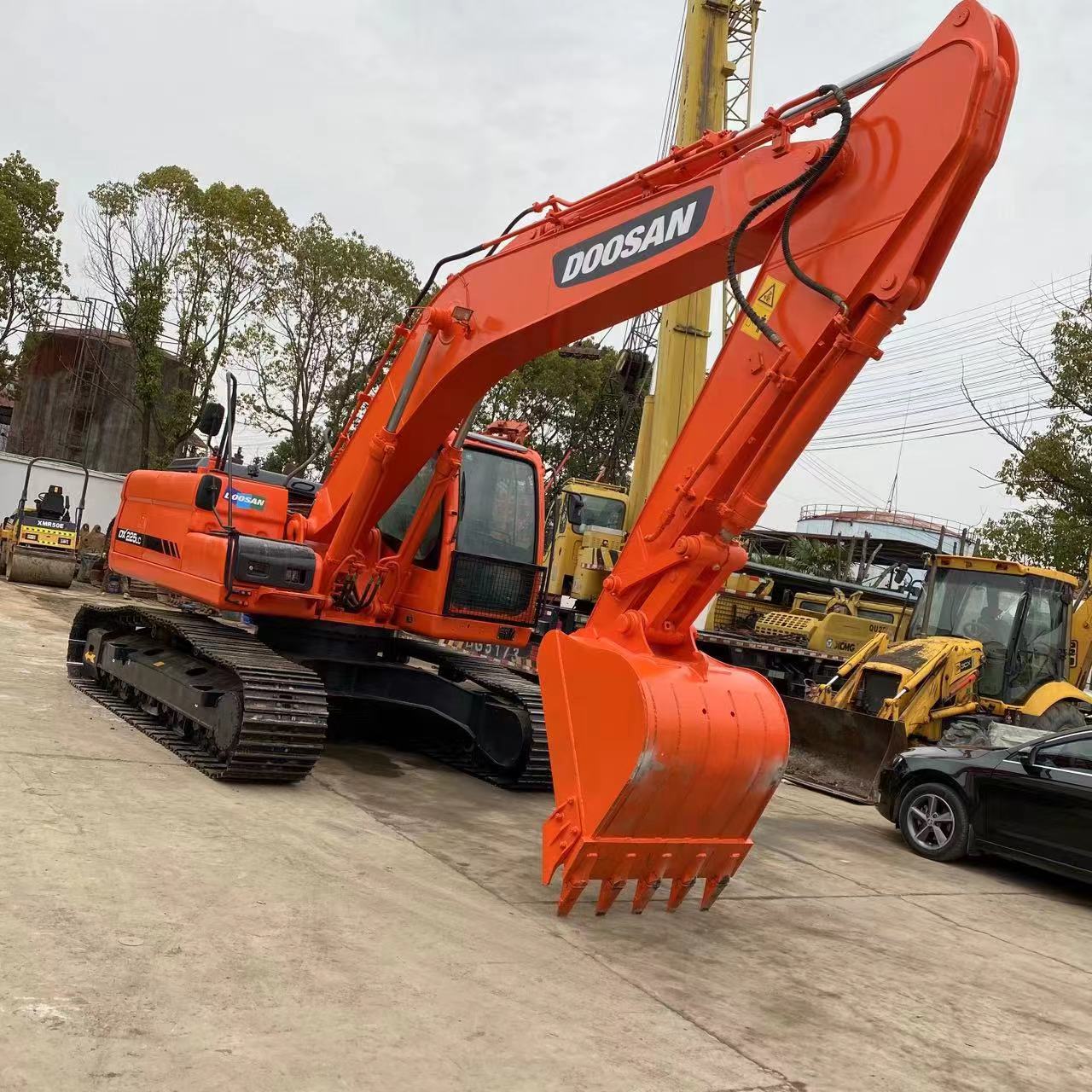 Mini Hydraulic Crawler Excavator Used Doosan 220LC-7/215/220-7 with 0.75m3 Bucket Capacity