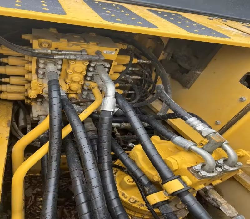 Vertical Depth 3.48m Used Crawler Excavator Pre Owned Komatsu Excavator Pc200