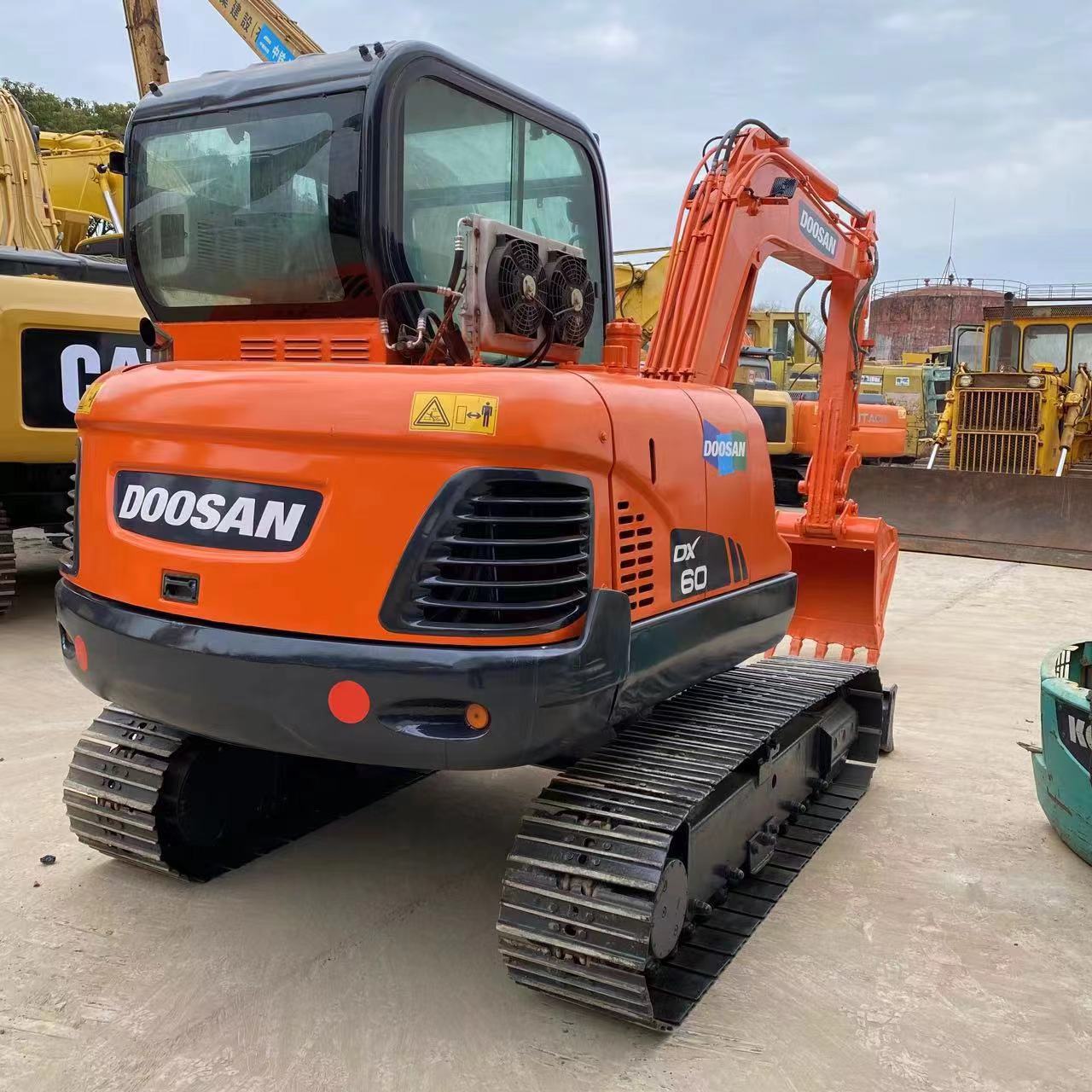 TOSHIBA Hydraulic Cylinder 68kw Korea Mini Excavator Doosan DX60 DH55 60 Used Digger
