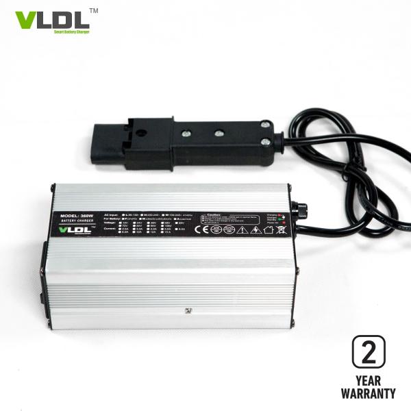 Light Weight Lithium Battery Charger 54.6V 5A For LiMnO2 Battery Pack