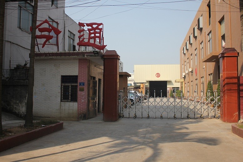 30T VERTICAL Plastic Injection Moulding Machine For Small And Medium Scale Production