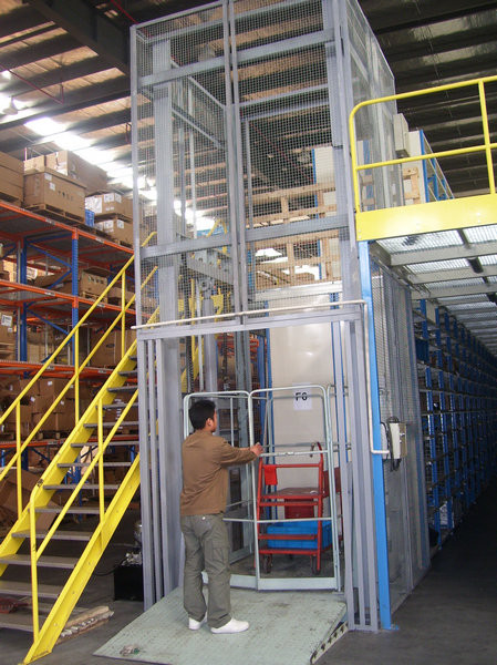 4M Vertical Travel 1000Kg Load Guide Rail Elevator Lifting Platform with Transport Systems for Cargo Lifting