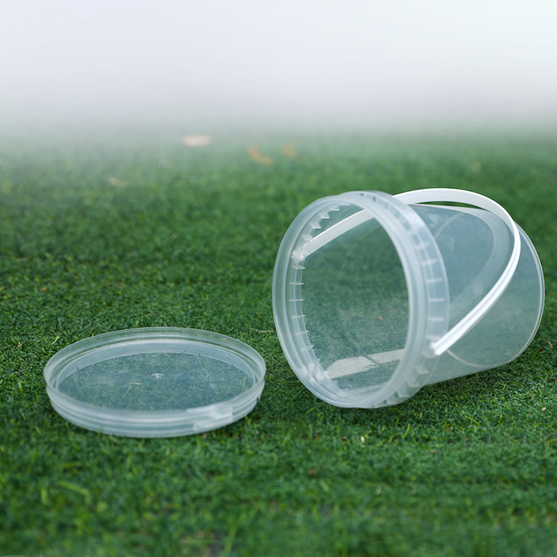 Store Your Ice in Style with 1000ml Round Plastic Bucket and Lid Set