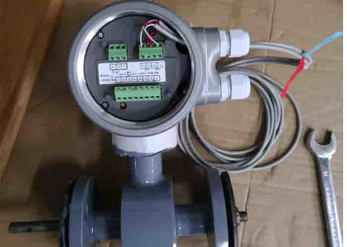 Flanged Magnetic Inductive Flow Meter GPRS Communication Remotely Read