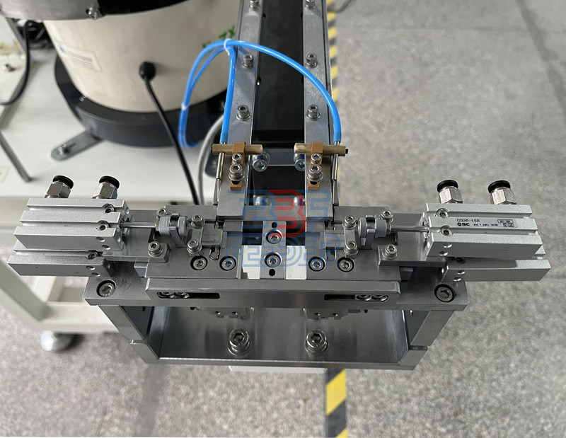Stainless Steel SUS304 Capsule Screws Vibratory Bowl Feeder 1500W Customized Vibrating Bowl Feeder For Production