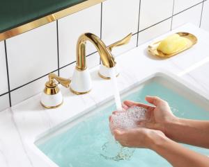 China Two Handle OEM Three Hole Retro Bathroom Sink Faucets wholesale