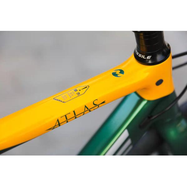 Carbon Roadbike Lightweight Disc Brake Bicycle 8.5 Kg Without Pedals With Carbon Frame