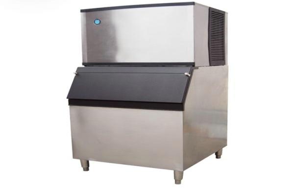 Quality Stainless Steel Ice Cube Making Machine With Plastic Board For Snack Food Bar for sale