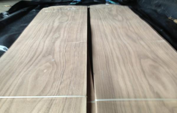 Quality 0.5mm Natural Walnut Sliced Veneer MDF For Plywood for sale
