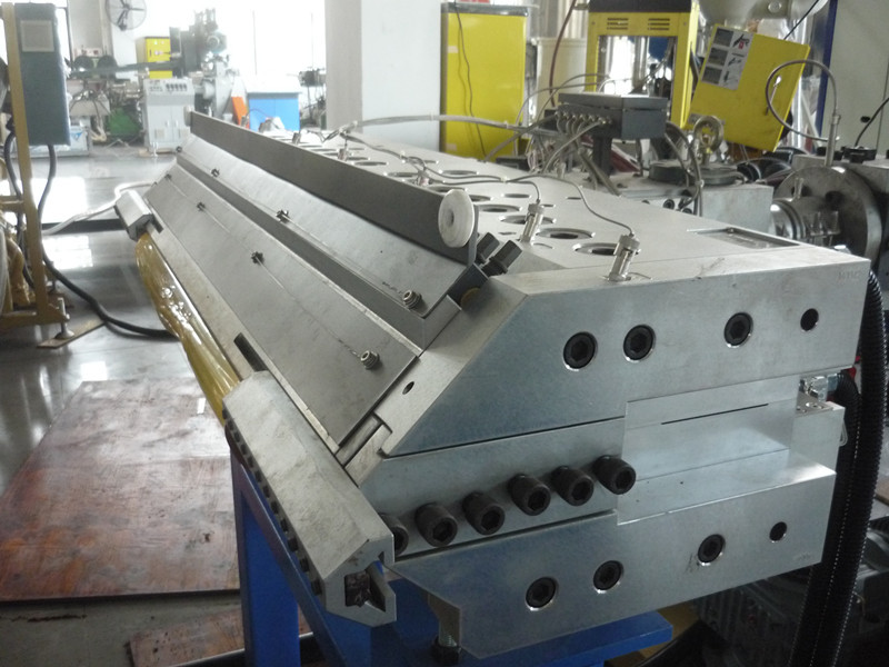 380V Power Supply Luggage Making Machine Customized Color And Size