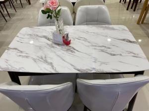 No Cracks Modern Dinette Sets Pine Frame Excellent Rust Resistant