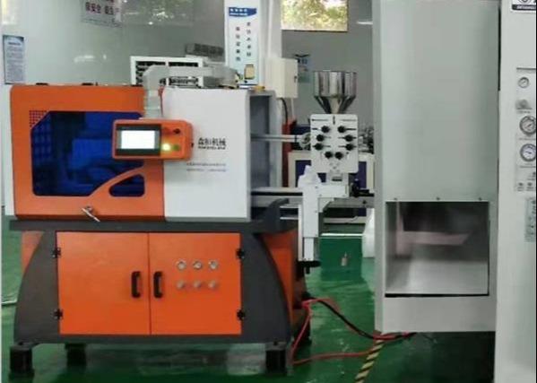 Quality Servo In Mould Labelling Machine  IML Plastic Auxiliary Machine for sale